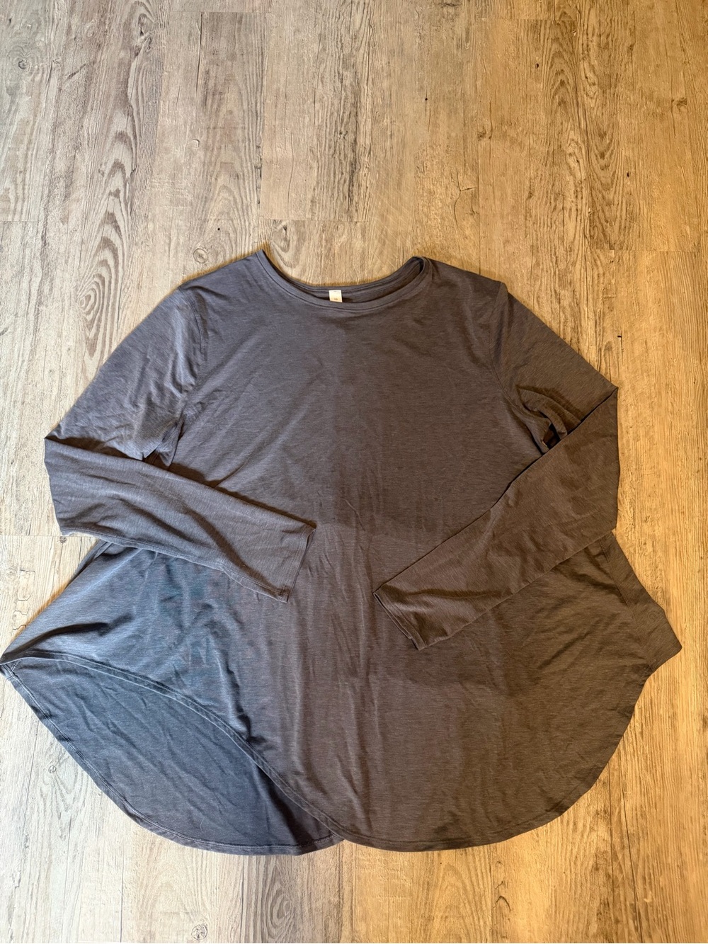 Lululemon flowly shirt